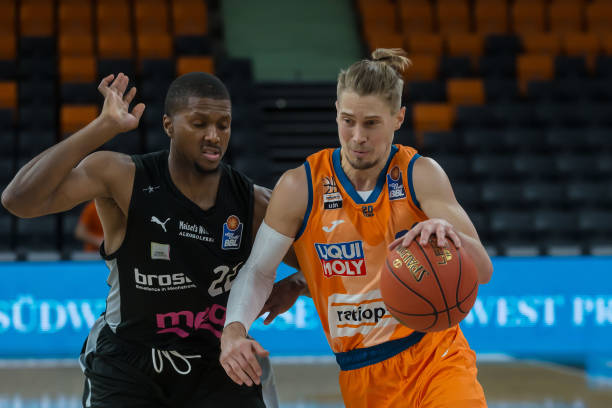 他在执教多 他在执教多